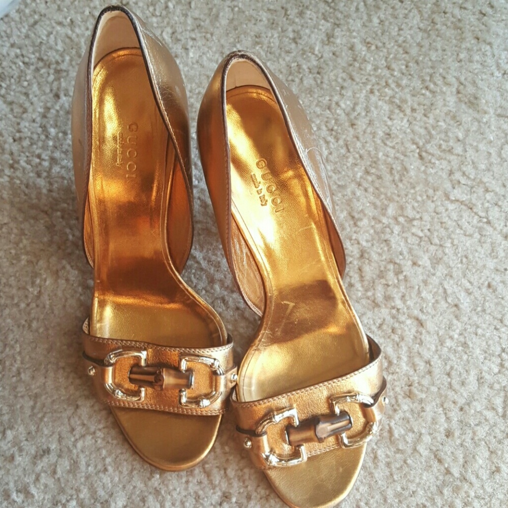 Authentic GUCCI 7C Bronze Leather Pee Toe Pumps
